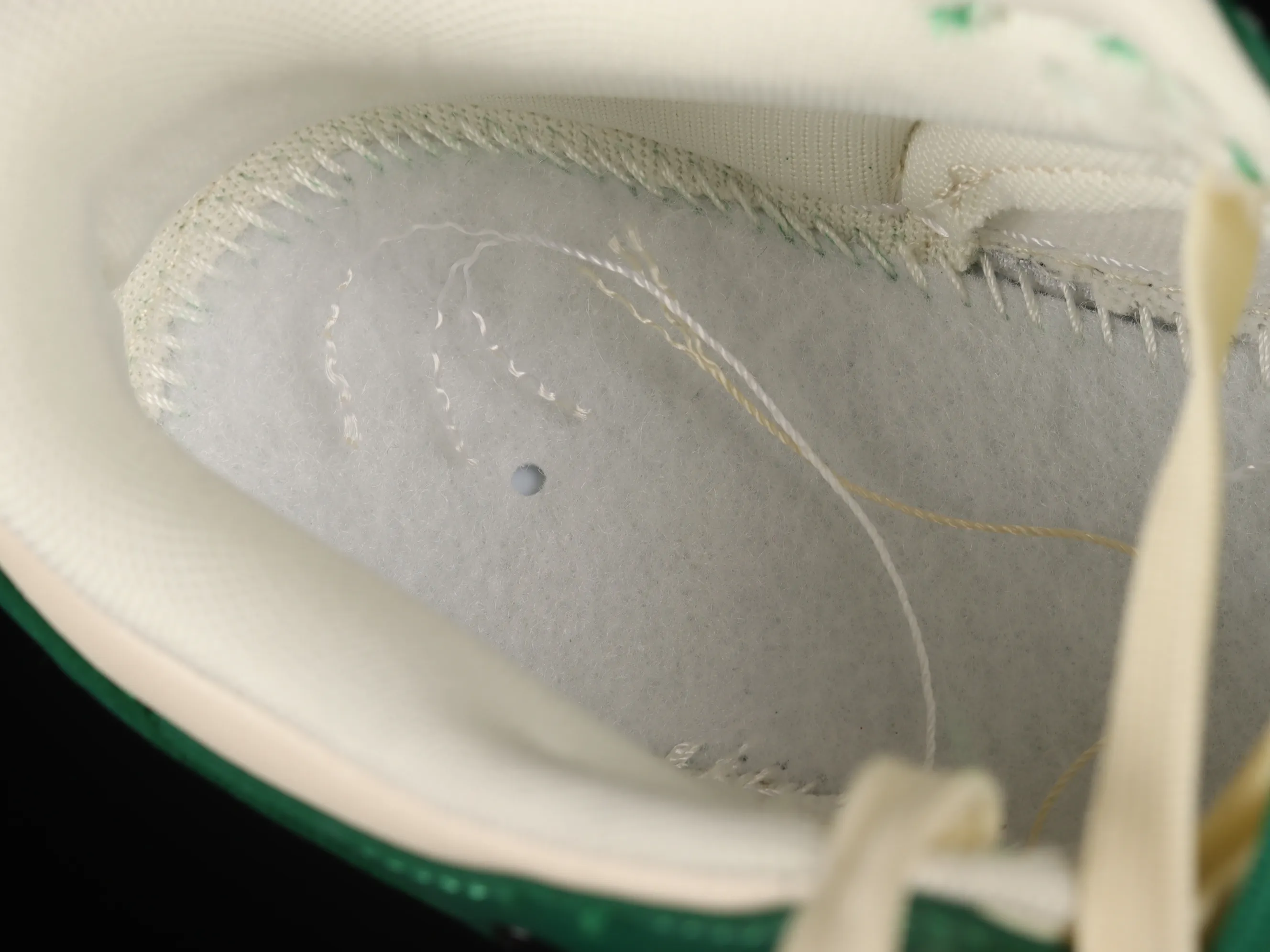 All Categories Nk SB Dunk Series Nk SB Dunk Low Low-top Sneakers Nk Dunk Low White and Green Distressed Tags Customized version of deconstructed strap casual sneakers DD1503-112